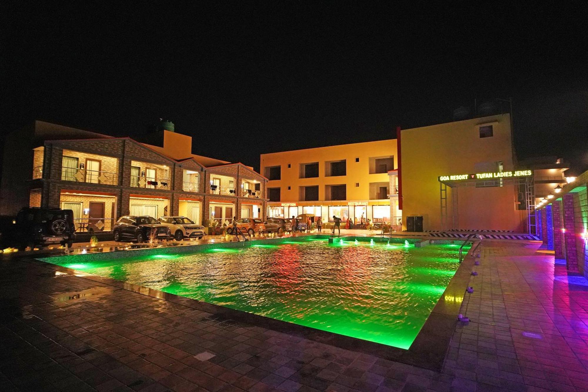 Goa Beach Resort On Beach Mandarmani Bagian luar foto