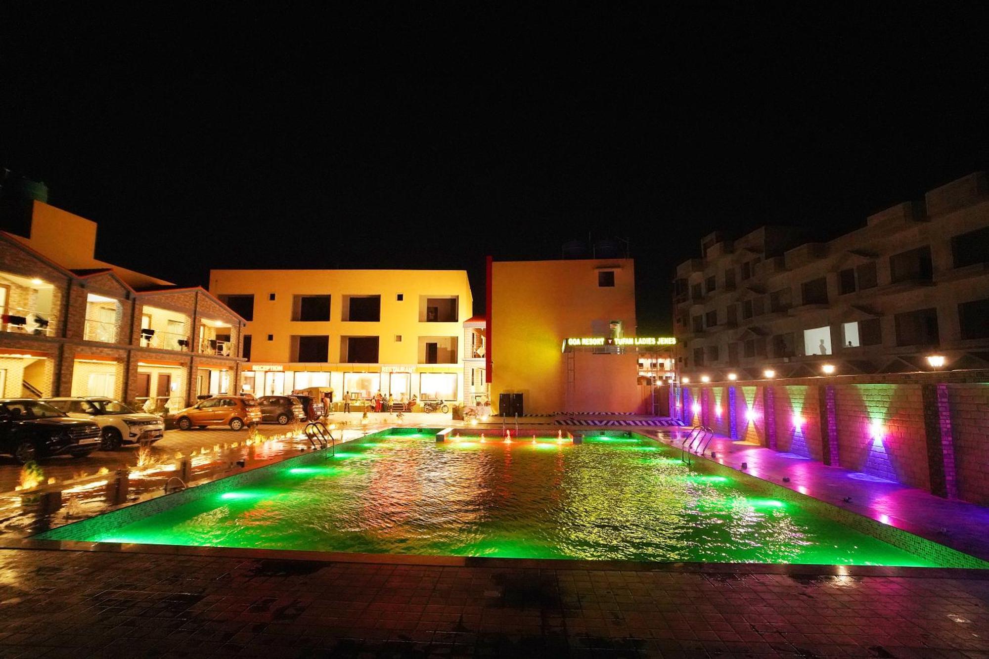 Goa Beach Resort On Beach Mandarmani Bagian luar foto