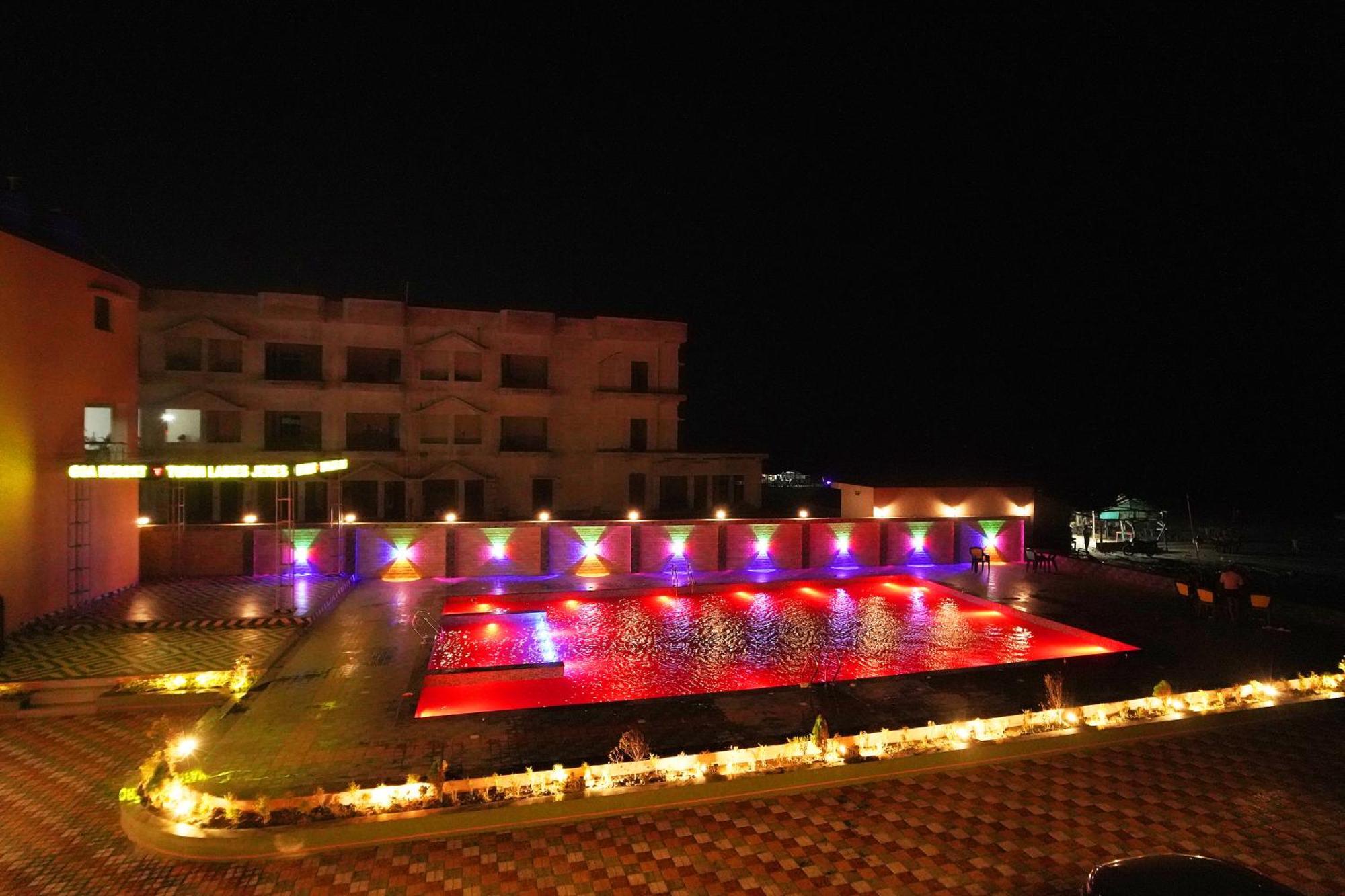 Goa Beach Resort On Beach Mandarmani Bagian luar foto